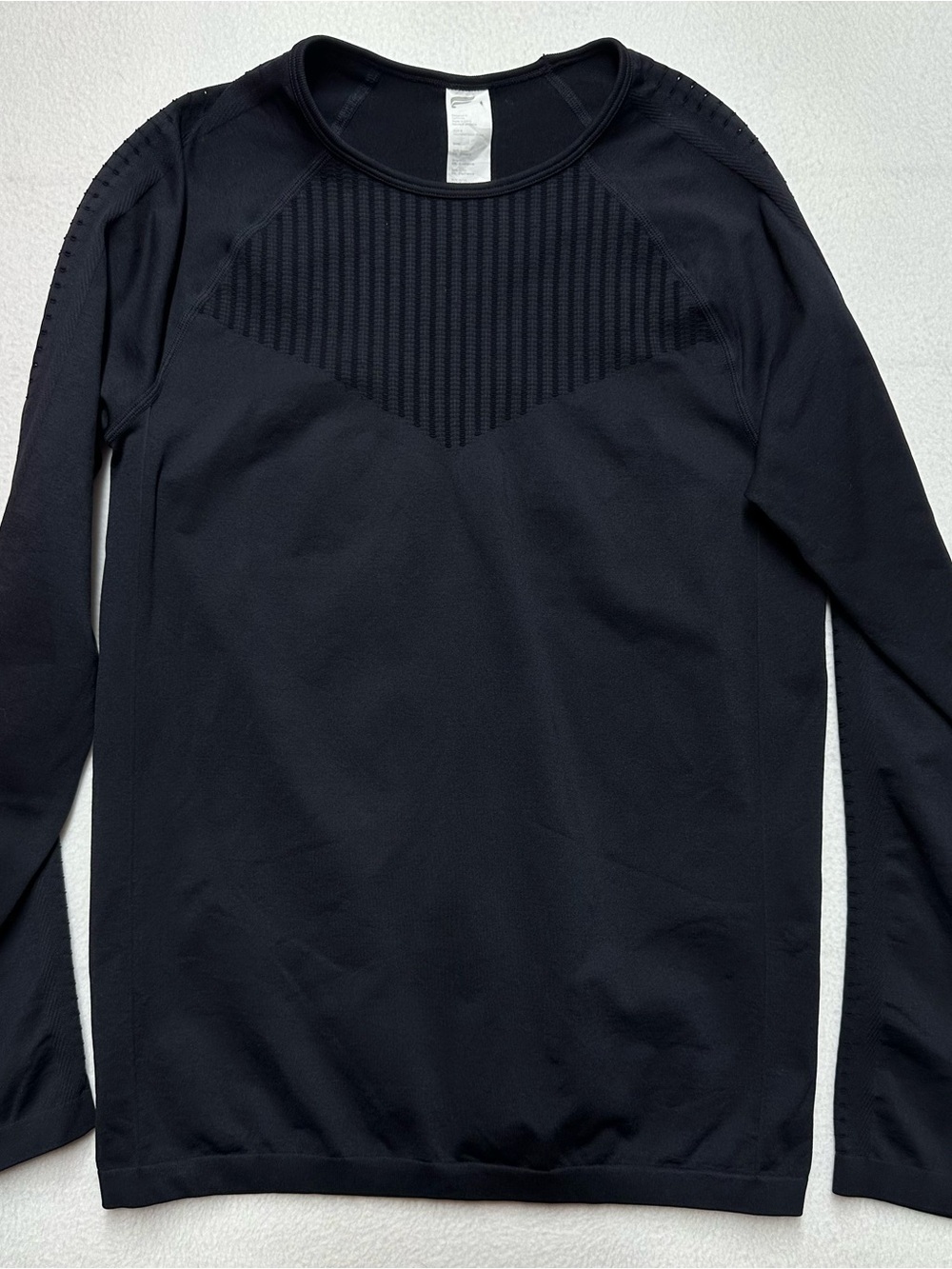 Fabletics Women’s Black Seamless Long Sleeve Workout Top Medium Mesh Athletic